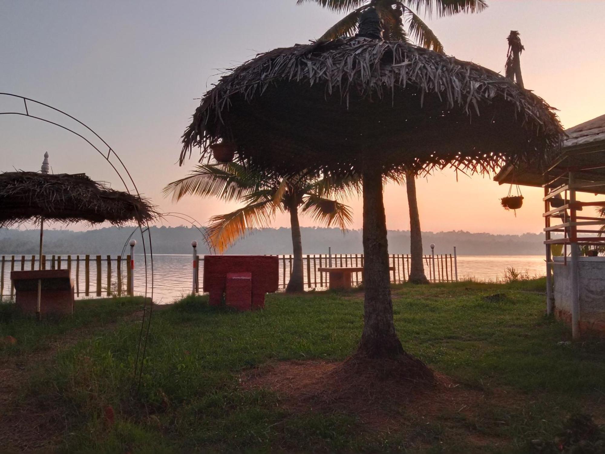 Lake Homes Varkala Exterior foto